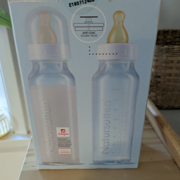 2 Natursutten glass bottles and pack of extra nipples - Picture 4 of 5